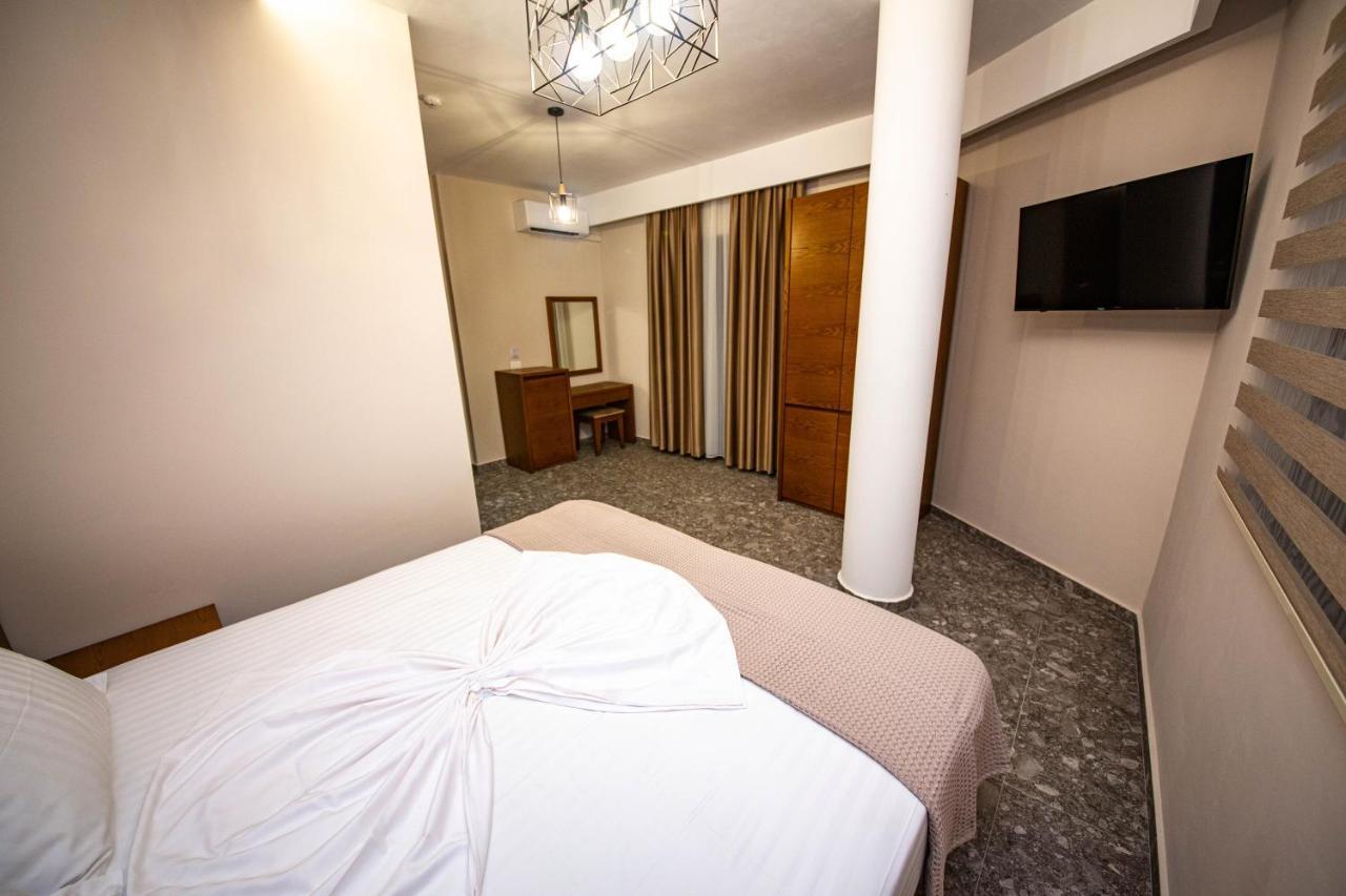 Hotel Center Ksamil Esterno foto