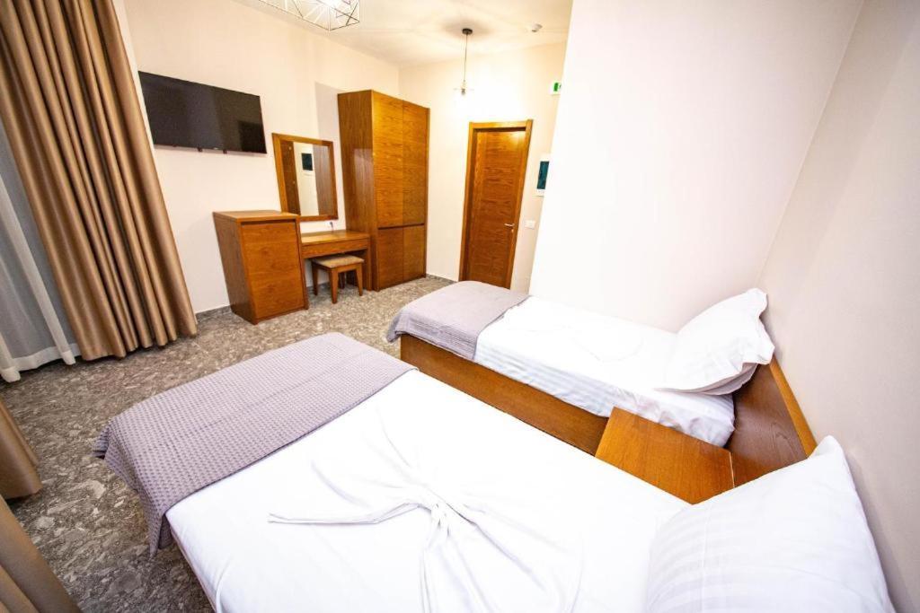 Hotel Center Ksamil Esterno foto