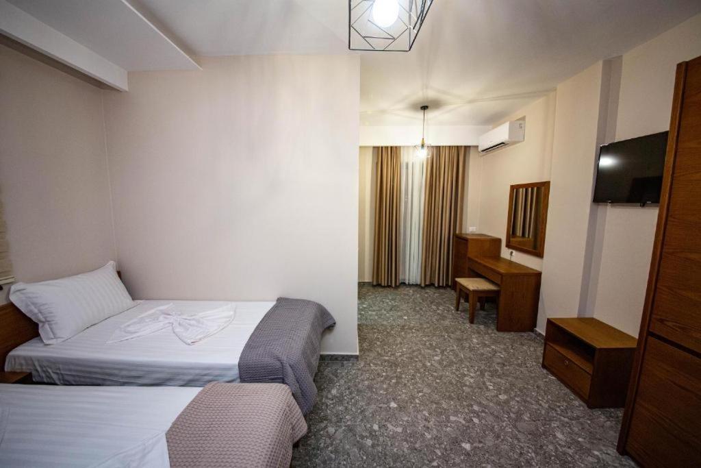 Hotel Center Ksamil Esterno foto