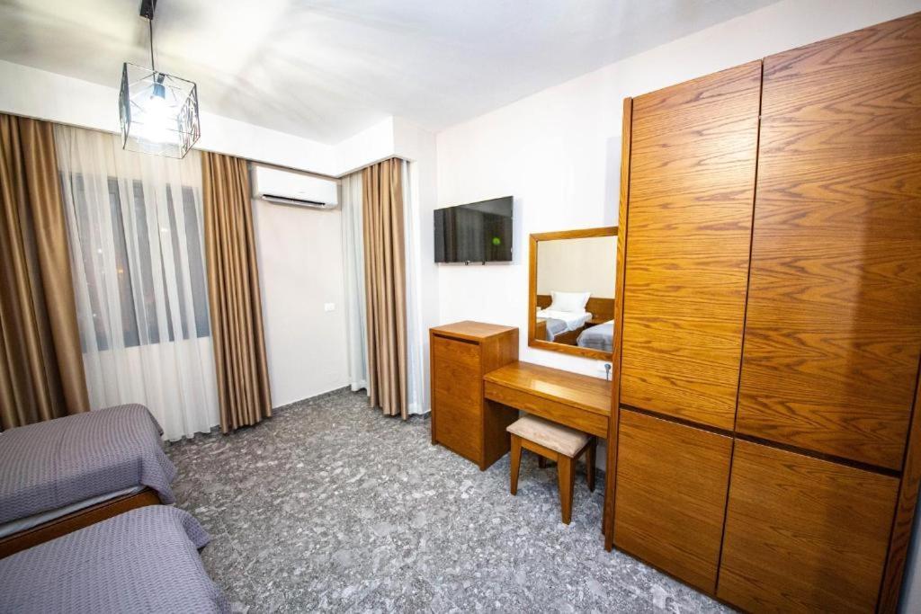 Hotel Center Ksamil Esterno foto